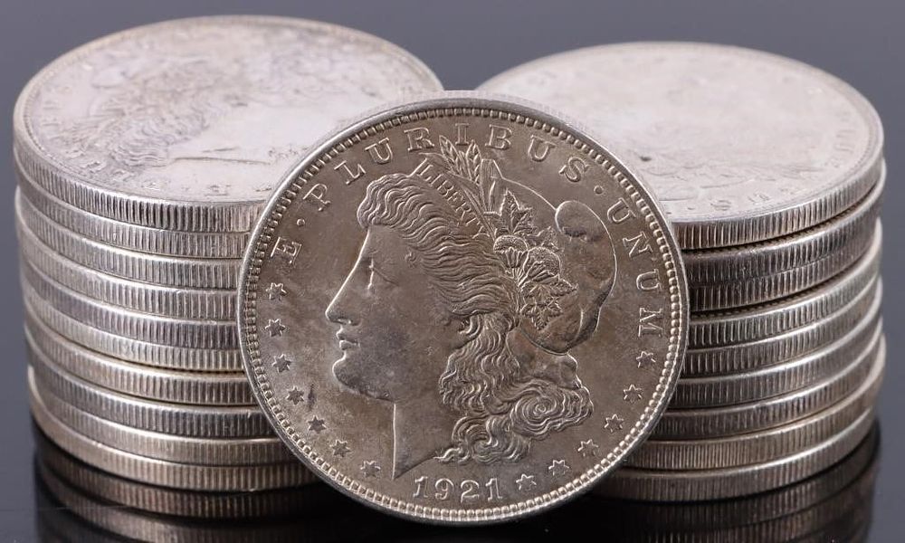 Lot 195313: 1921 MORGAN SILVER DOLLAR $1 ROLL - (20 COINS)