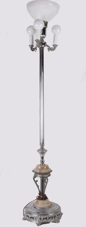 Lot 195383: VINTAGE TORCHIERE MOGUL ART DECO MILK GLASS LAMP