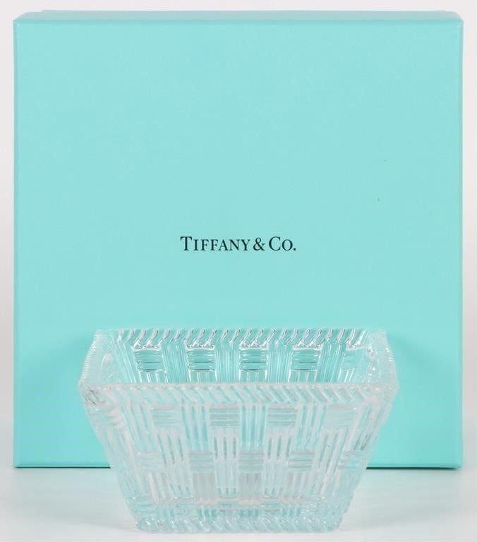 Lot 195389: VINTAGE TIFFANY & CO. CRYSTAL BASKET WEAVE DISH