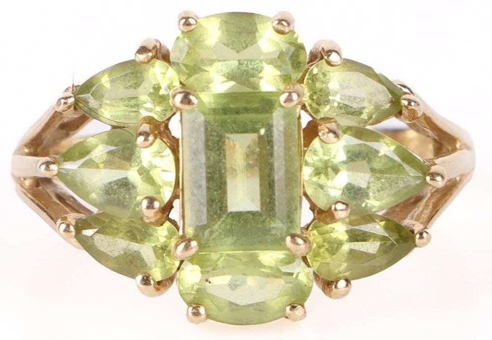 Lot 198152: 14K YELLOW GOLD GREEN PERIDOT LADIES RING