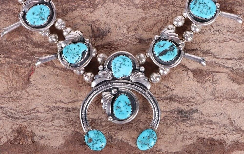Lot 198261: NAVAJO SOUTHWEST STERLING TURQUOISE NECKLACE