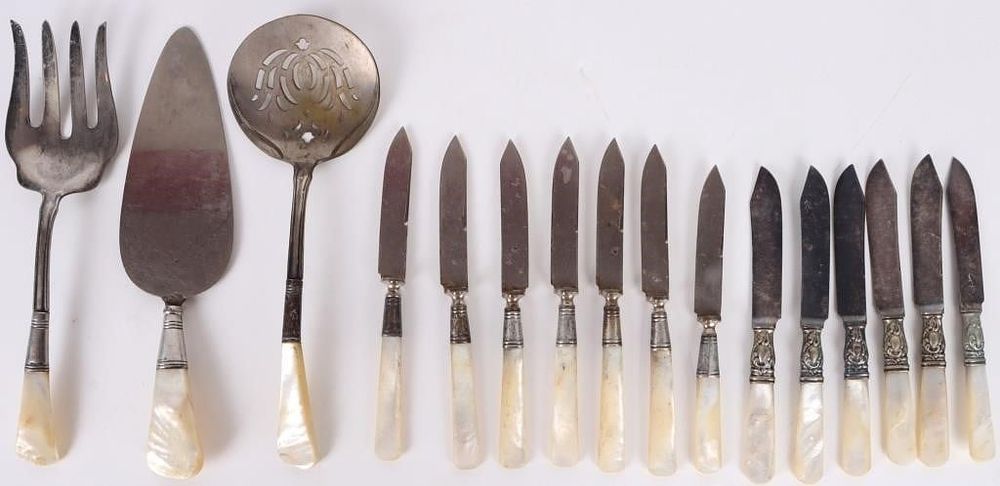 Lot 198432: ANTIQUE STERLING SILVER MOP HANDLE FLATWARE SET