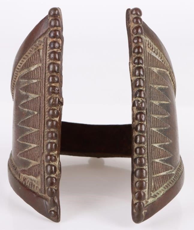Lot 199155: ANTIQUE AFRICAN TRIBAL BRONZE METAL BRACELET