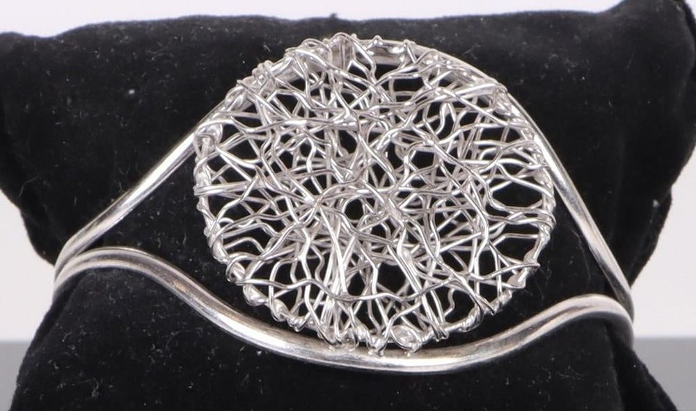 Lot 199171: MODERN STERLING SILVER LADIES CUFF BRACELET