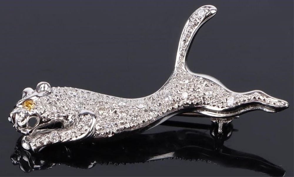 Lot 199201: 18K WHITE GOLD DIAMOND LADIES PANTHER BROOCH