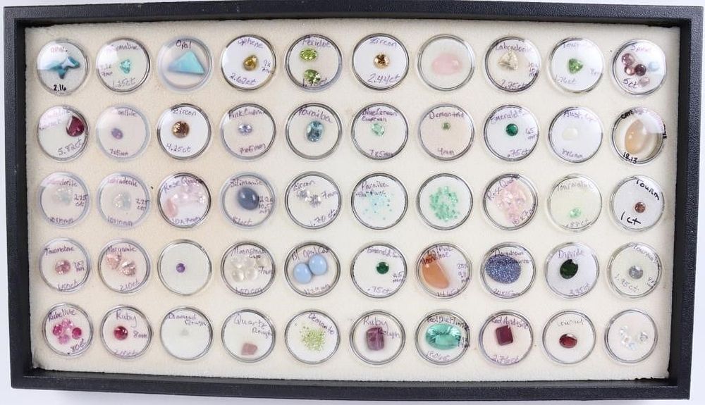 Lot 199267: BEAUTIFUL INDIVIDUAL GEMSTONE TRAY LOT OF 50