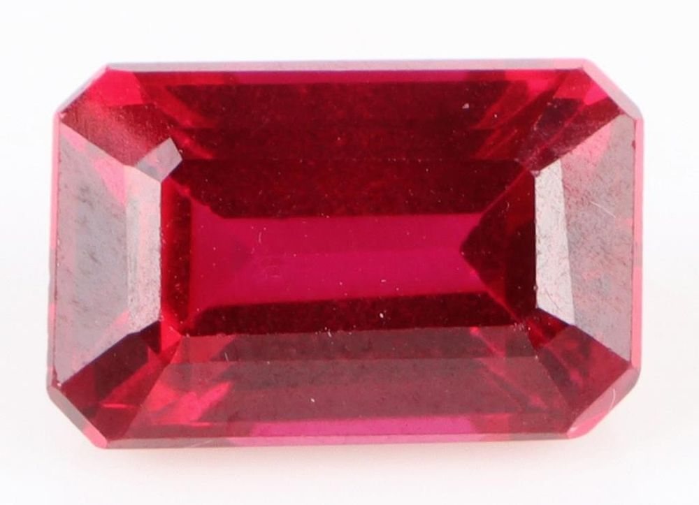 Lot 199272: 8.2CT CUSHION CUT RECTANGULAR RUBY GEMSTONE