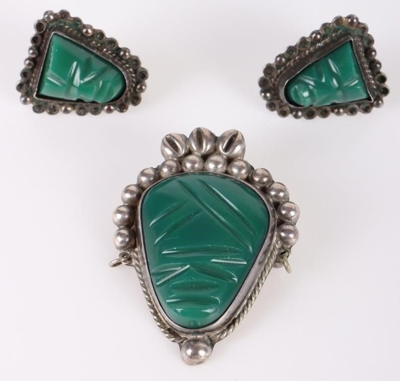 Lot 199282: MEXICO STERLING SILVER GREEN ONYX JEWELRY SET