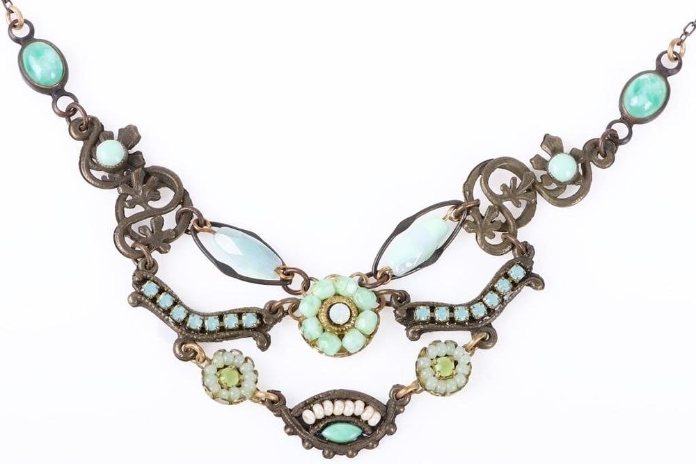 Lot 199294: ANN EGAN DESIGNER ANTIQUE-STYLE LADIES NECKLACE
