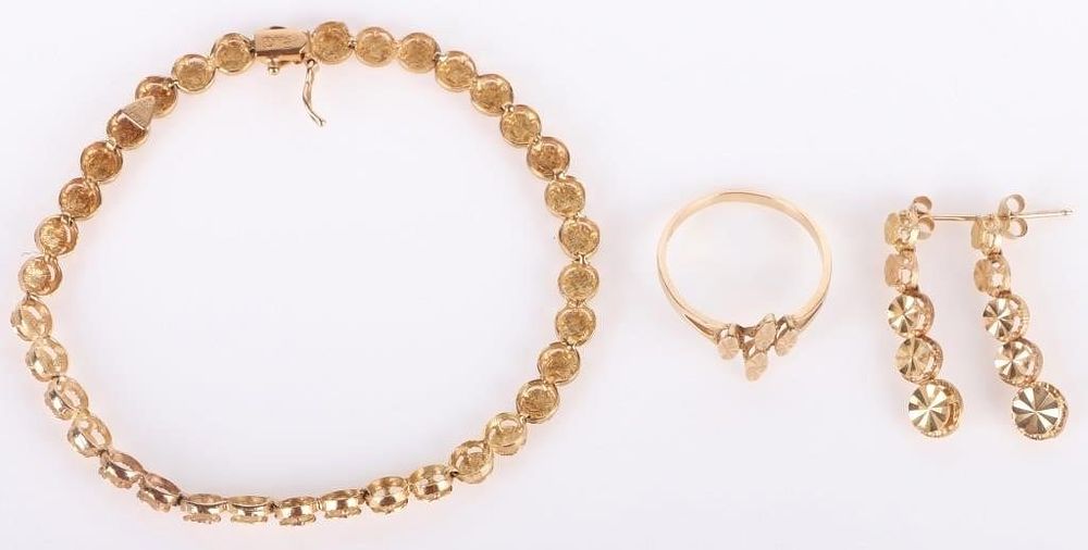 Lot 199310: LOVELY 14K GOLD LADIES DELUXE JEWELRY SET