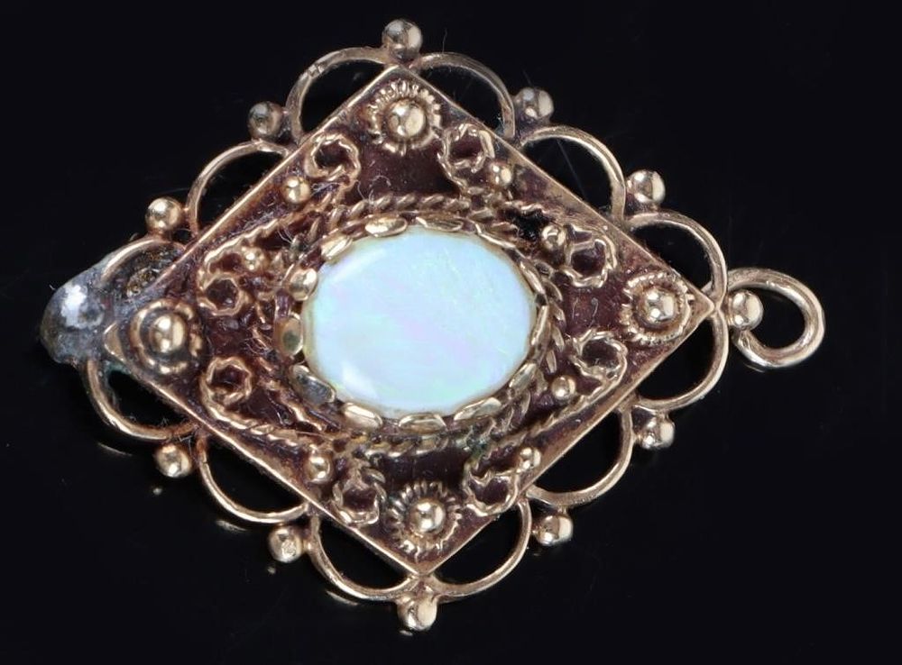 Lot 199312: ANTIQUE 10K YELLOW GOLD FILIGREE OPAL PENDANT