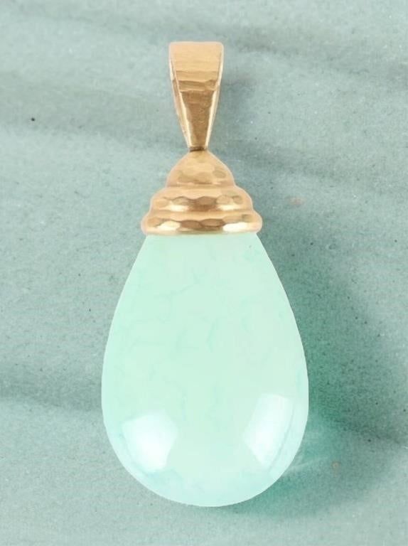 Lot 199323: 14K YELLOW GOLD NEPHRITE LADIES PENDANT