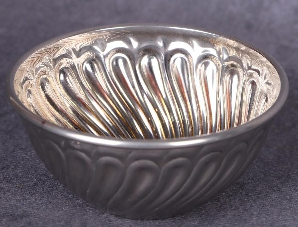 Lot 199356: VINTAGE OLR MARKED 0.800 SILVER BOWL