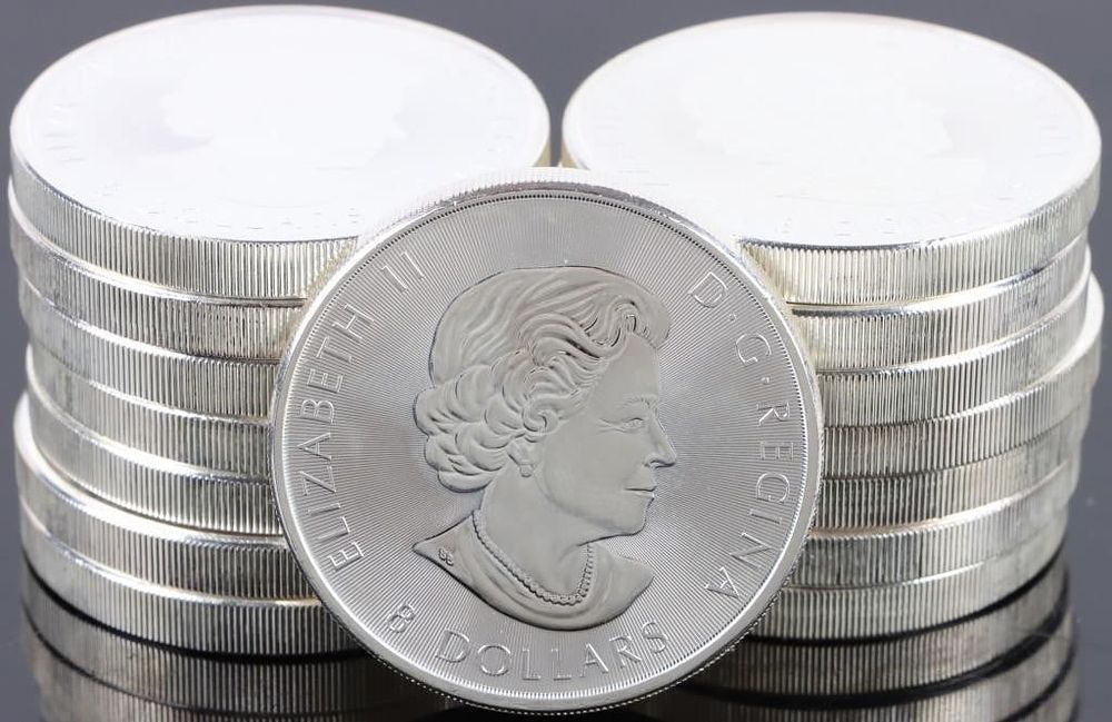 Lot 199391: .9999 FINE SILVER 2016 CANADIAN 1.5OZ FALCONS - 15
