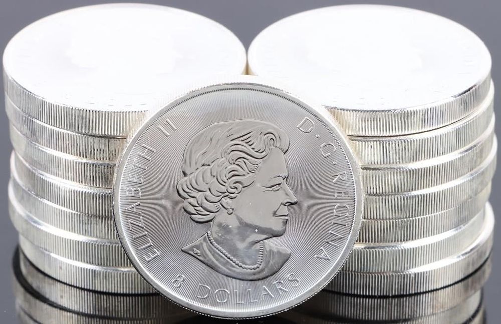 Lot 199392: .9999 FINE SILVER 2016 CANADIAN 1.5OZ FALCONS - 15