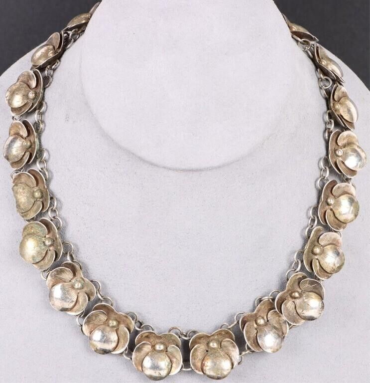 Lot 200295: VINTAGE MEXICO STERLING 3D PANSY FLOWER NECKLACE