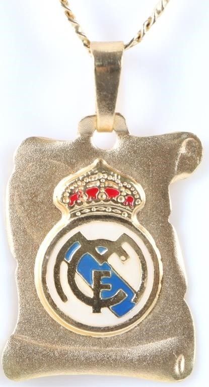 Lot 200321: 18K YELLOW GOLD MADRID FOOTBALL NECKLACE