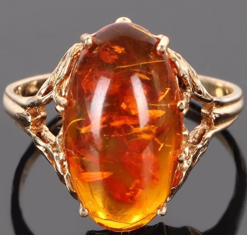 Lot 202173: 14K YELLOW GOLD AMBER LADIES RING