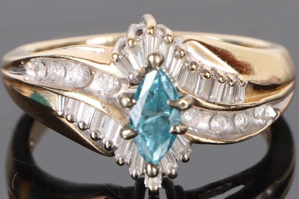 Lot 202177: 14K YELLOW GOLD SAPPHIRE DIAMOND LADIES RING