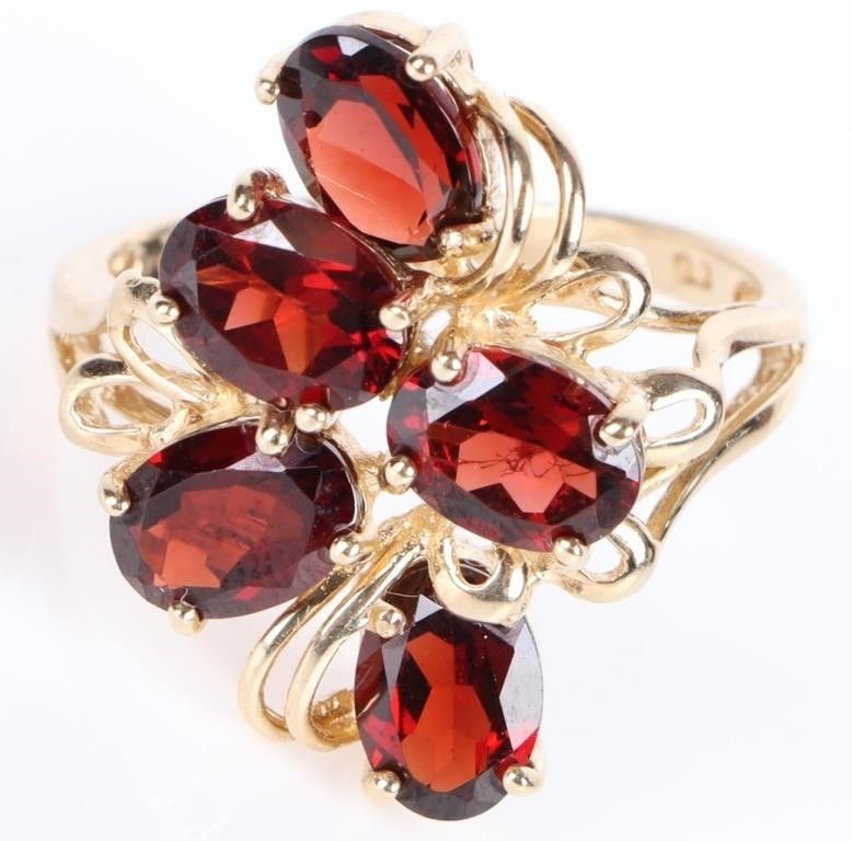 Lot 202207: 10K 2.5CTW GARNET 5- STONE LADIES RING