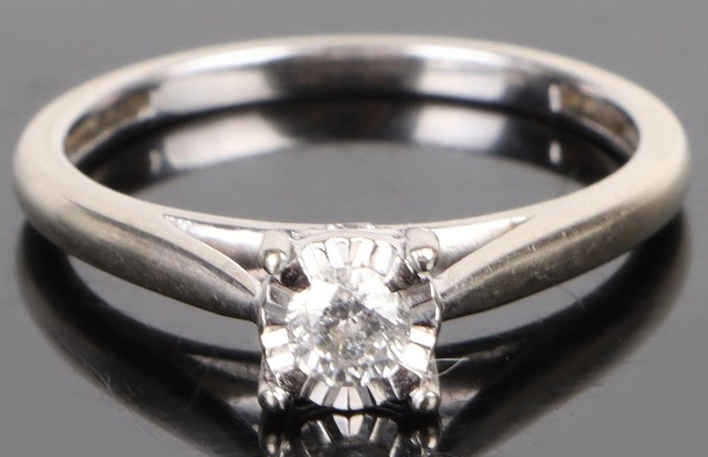 Lot 202212: 14K WHITE GOLD ROUND  DIAMOND  SOLITAIRE RING