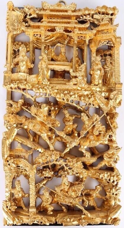 Lot 203477: VINTAGE CARVED ASIAN GOLD GLIT WOODEN WALL PANEL