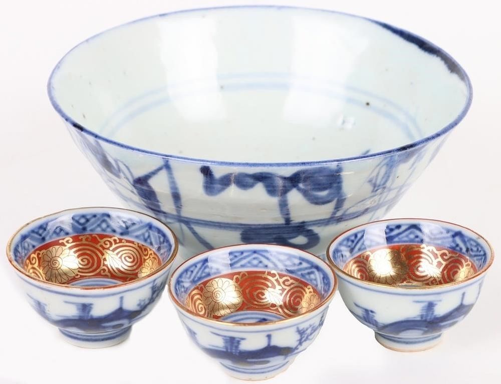 Lot 203498: ANTIQUE ASIAN BLUE & WHITE BOWL & CUPS.