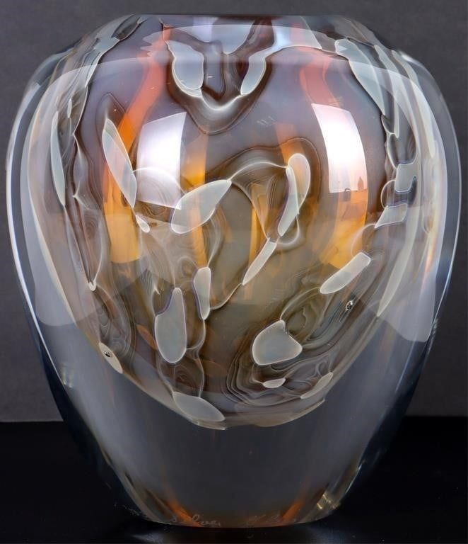 Lot 204163: CHRIS HEILMAN SILVER GLASS PAPERWEIGHT VASE