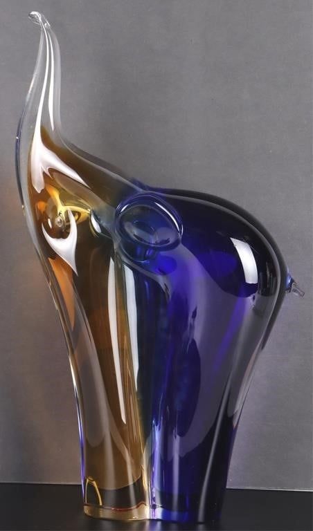 Lot 204164: MURANO BLUE & AMBER CRYSTAL ART GLASS ELEPHANT