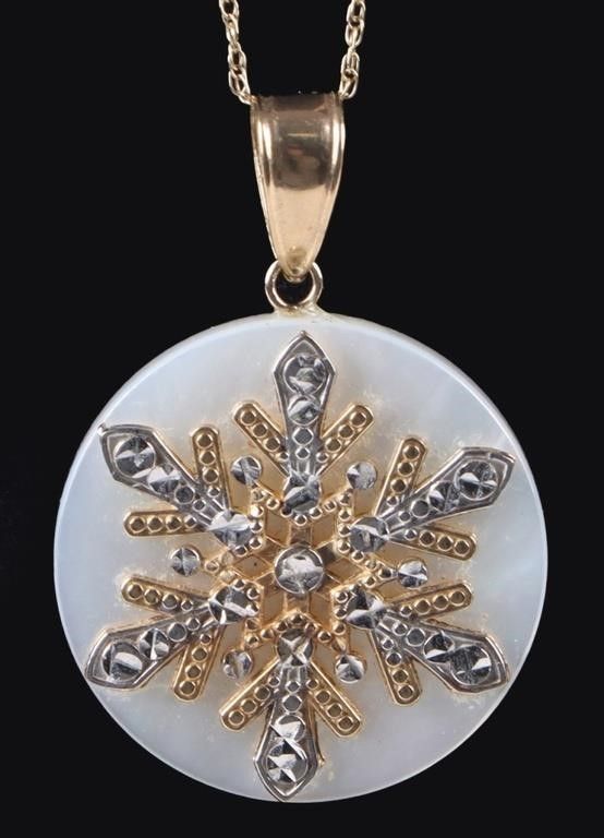 Lot 204359: 10K YELLOW & WHITE GOLD MOP SNOWFLAKE NECKLACE
