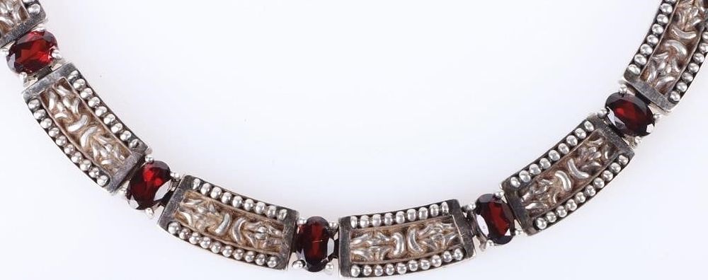 Lot 204384: STERLING SILVER GARNET LADIES NECKLACE - 11.5CTW