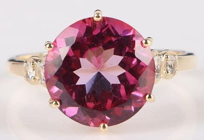 GORGEOUS 6CT RUBY & WHITE TOPAZ LADIES RING. Gorgeous 6CT ruby & white topaz ladies ring set