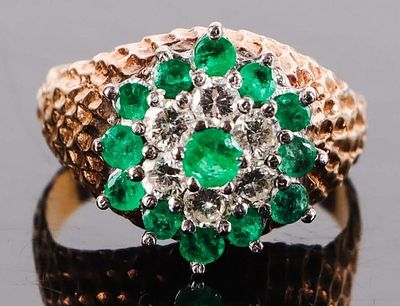 14K YELLOW GOLD EMERALD AND DIAMOND LADIES RING. 14K yellow gold Emerald and Diamond ladies