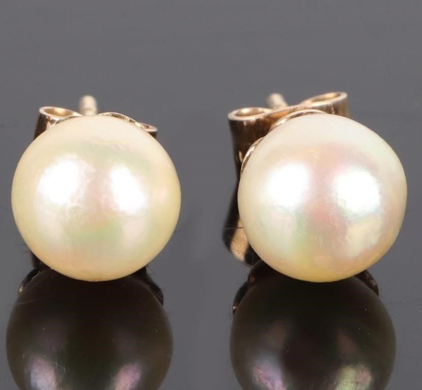 Lot 209351: 14K YELLOW GOLD WHITE PEARL STUD EARRINGS