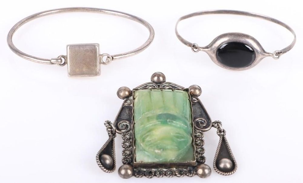 Lot 209386: MEXICAN STERLING SILVER TRADITIONAL JEWELRY
