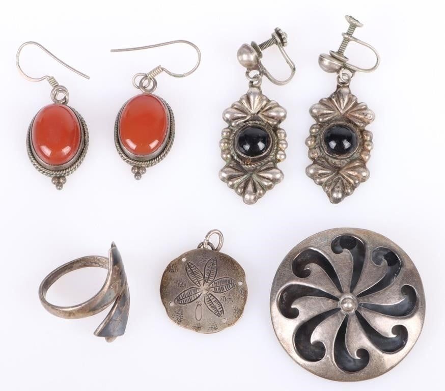 Lot 209387: VINTAGE MEXICAN STERLING SILVER LADIES JEWELRY