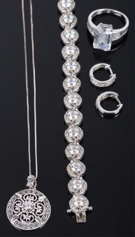 Lot 209393: STERLING SILVER CUBIC ZIRCONIUM MATCHING SET