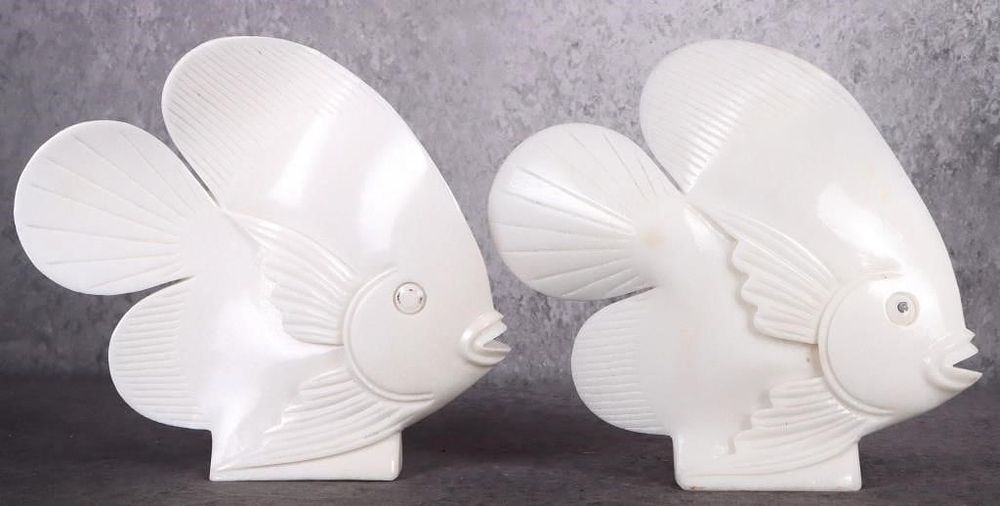 Lot 209405: HAND CARVED MARBLE DISCUS FISH SCULPTURE SET