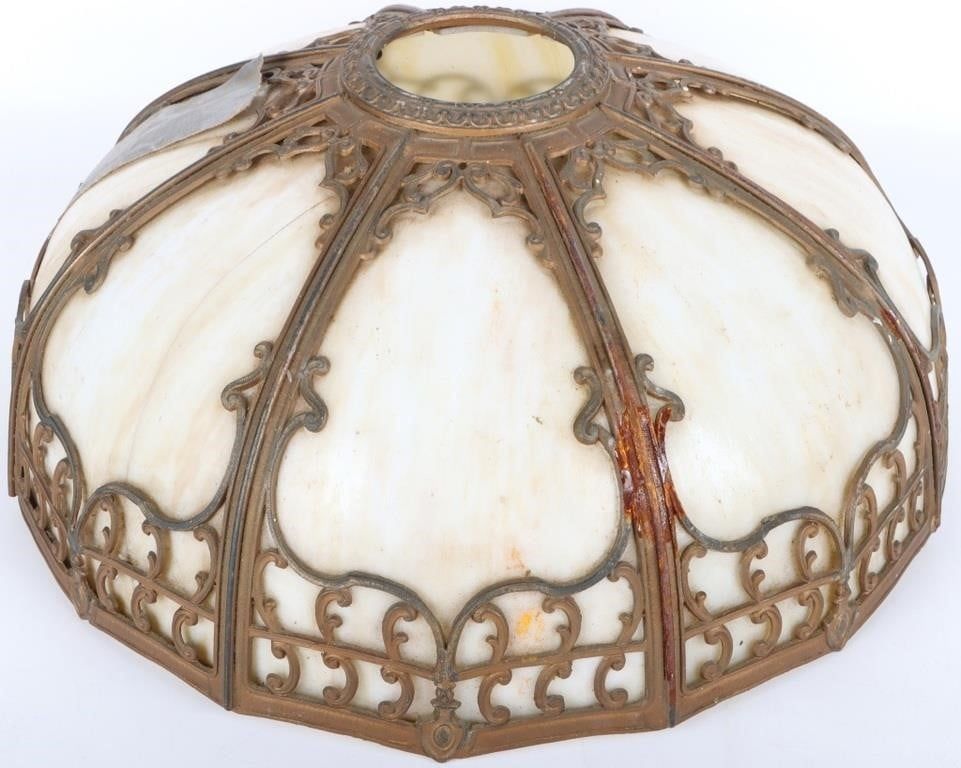 Lot 209430: ANTIQUE ORNATE BRASS STAINED BENT SLAG GLASS SHADE
