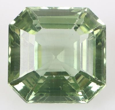 12.40CT LIGHT GREEN SAPPHIRE LOOSE GEMSTONE. 12.40ct radiant-cut light green Sapphire loose