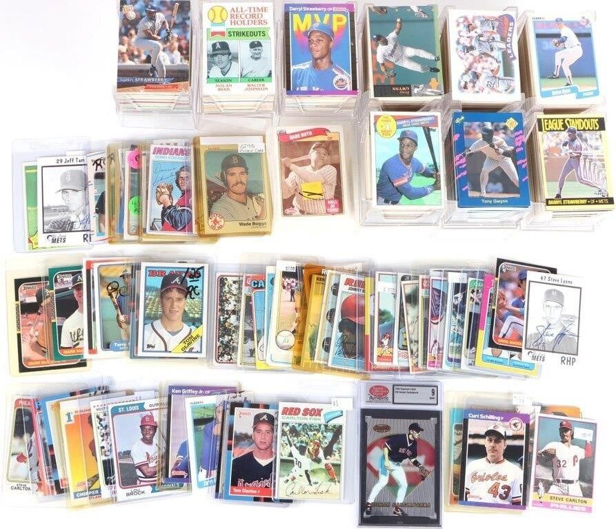 Lot 210208: ASSORTED COLLECTION OF BASEBALL CARDS