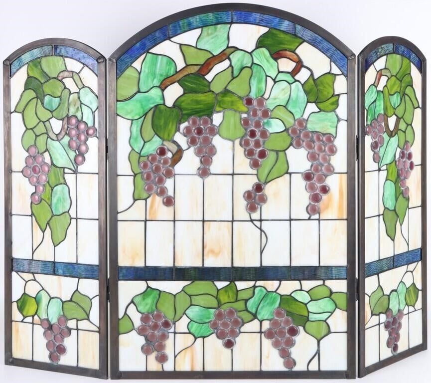 Lot 210240: TIFFANY STYLE STAINED GLASS FIREPLACE SCREEN