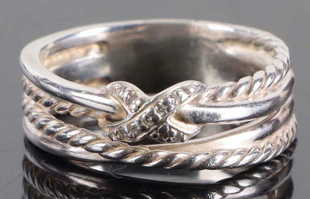 DAVID YURMAN DESIGNER "X" STERLING SILVER RING. David Yurman designer "X" sterling silver ladies 