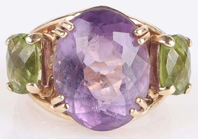 10K YELLOW GOLD AMETHYST PERIDOT LADIES RING. 10K yellow gold amethyst peridot ladies ring. 