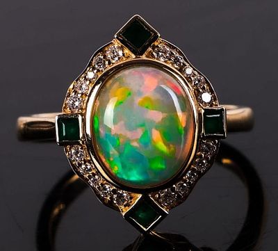 10K YELLOW GOLD EMERALD DIAMOND OPAL LADIES RING. 10K yellow gold emerald diamond opal ladies 