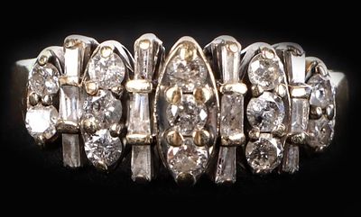 ~.89CTW DIAMOND TIERED CLUSTER 10K LADIES RING. ~0.89CTW diamond tiered cluster ladies ring set 