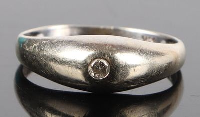 14K WHITE GOLD LADIES RING W/ 0.03K DIAMOND. 14k white gold ladies ring with a 0.03k center 