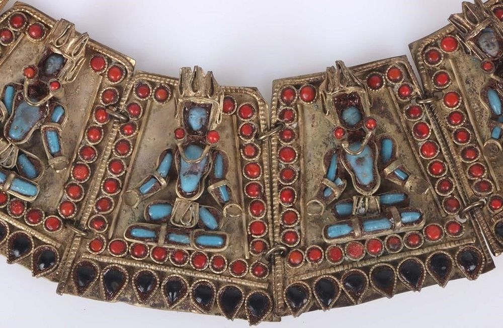 Lot 211182: TIBETIAN CORAL & TURQUOISE BUDDHIST NECKLACE