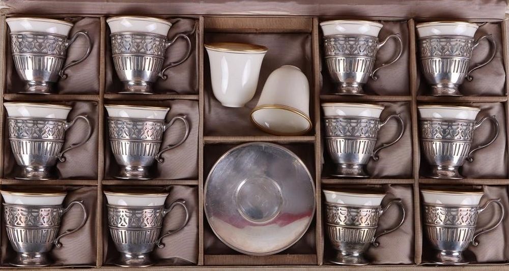 Lot 211199: TIFFANY LENOX DEMITASSE CUPS, HOLDERS & SAUCER SET