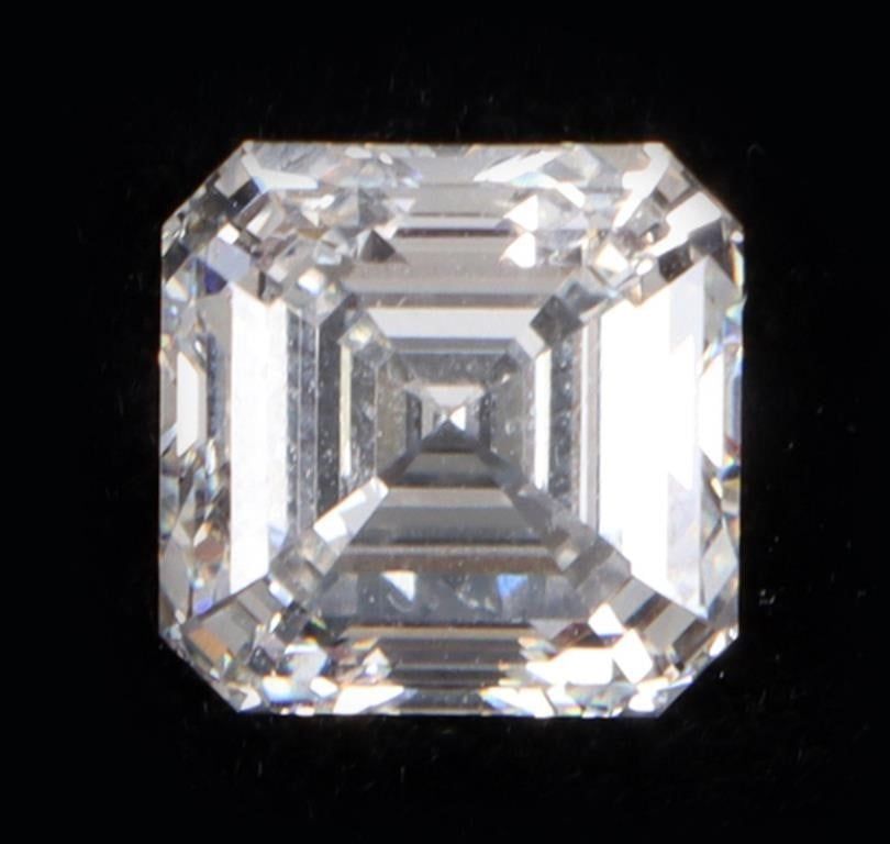 Lot 211259: 3.90CT VVS-2 SQUARE EMERALD CUT LAB DIAMOND W/ IGI